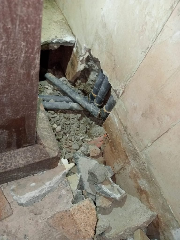 كشف تسربات المياه بحي الشاطئ